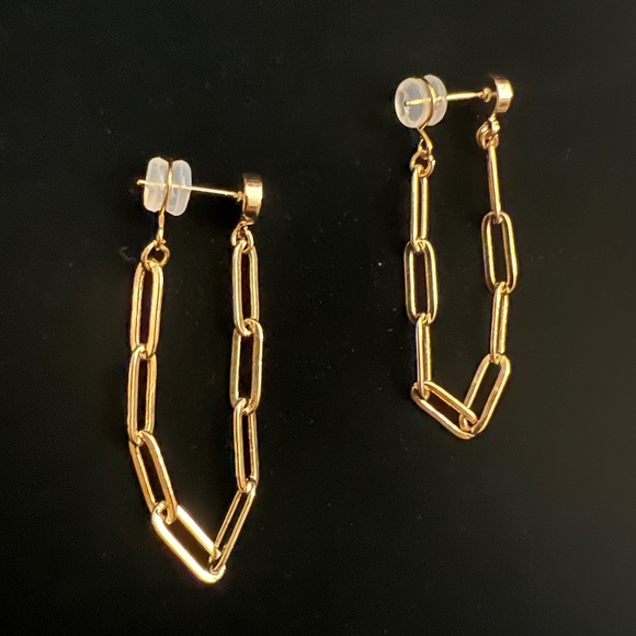 A Winner! ⭐️HOST PICK 🎉 1 Tier Paperclip 18kt Plated, SS & NOW SILVER Plated! - Picture 3 of 6